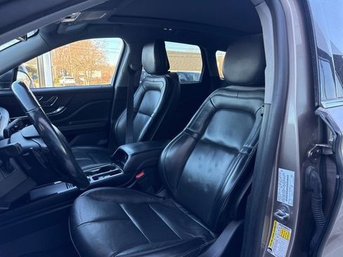 Used 2020 Lincoln Corsair AWD w/ Premium Package image 6