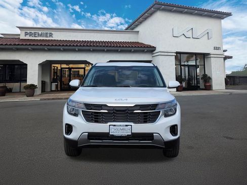 New 2026 Kia Seltos LX FWD image 3