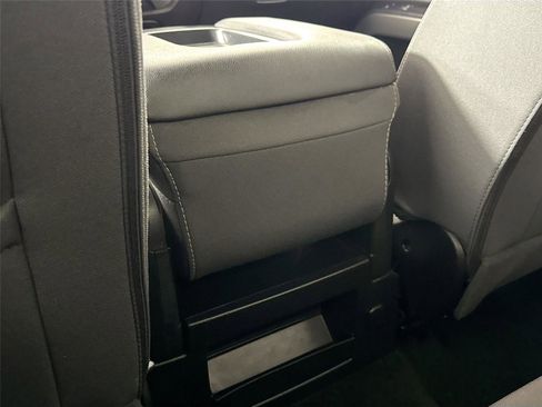 Used 2018 Chevrolet Silverado 1500 LT image 32