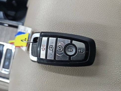 Used 2023 Ford Expedition Limited image 27