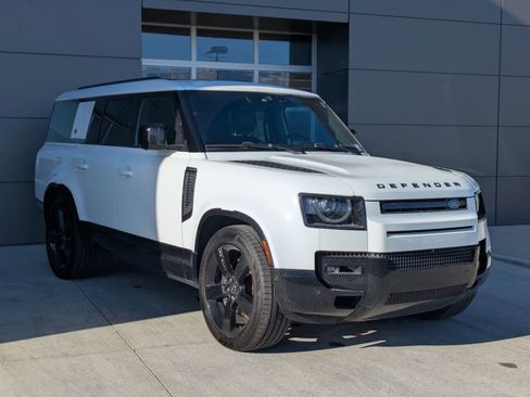 Used 2024 Land Rover Defender 130 X-Dynamic SE image 3