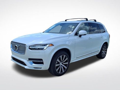 Certified 2025 Volvo XC90 B5 Core AWD/4WD image 4