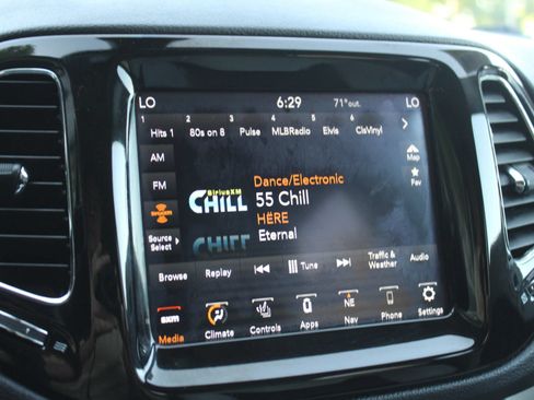 Used 2018 Jeep Compass Limited w/ Navigation Group AWD/4WD image 34