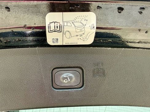 Used 2019 Ford Edge Titanium w/ Equipment Group 301A image 18