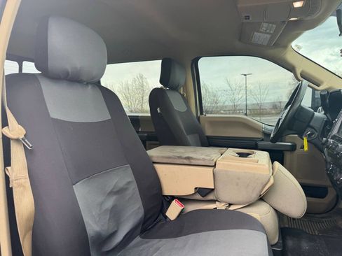 Used 2017 Ford F250 XLT w/ XLT Premium Package image 16