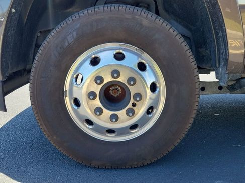 Used 2024 RAM 3500 Limited w/ Safety Group AWD/4WD image 9
