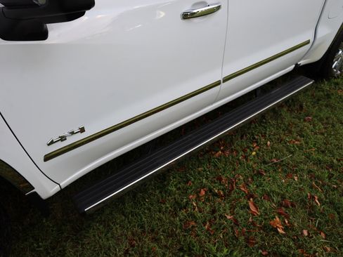 Used 2022 Chevrolet Silverado 1500 LTZ w/ LTZ Premium Package image 20