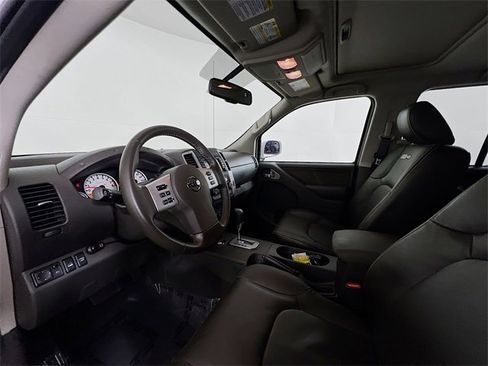 Used 2021 Nissan Frontier PRO-4X w/ Pro-4x Utility Package image 19