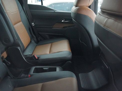 Used 2026 Lexus GX 550 w/ Accessory Package (2T) image 11