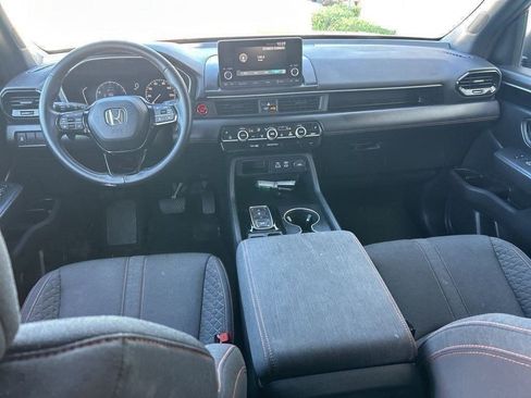 Used 2024 Honda Pilot Sport image 10
