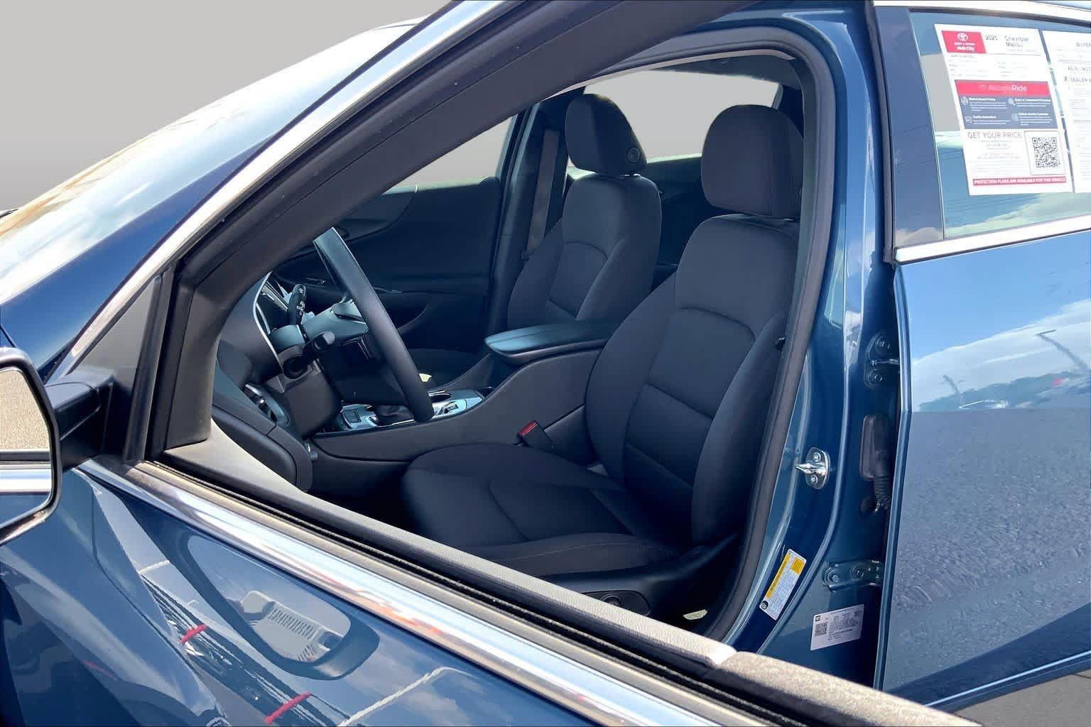 Used 2025 Chevrolet Malibu LT FWD image 8