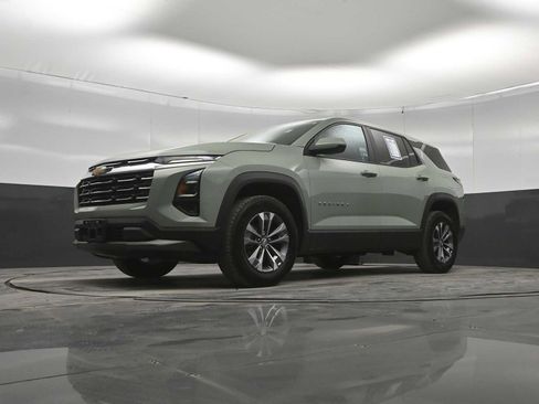 Used 2025 Chevrolet Equinox LT w/ Safety and Technology Package AWD/4WD image 35