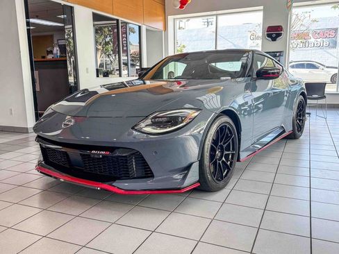 Certified 2024 Nissan Z NISMO w/ Floor Mat Package RWD image 3
