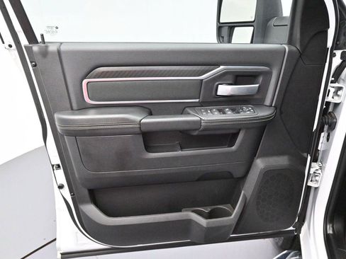 Used 2025 RAM 2500 Big Horn AWD/4WD image 10