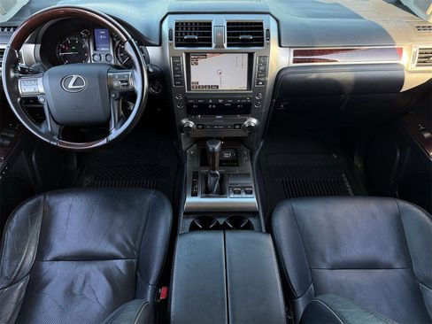 Used 2018 Lexus GX 460 Premium w/ Premium Package image 9