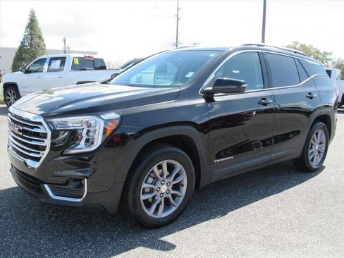 Used 2022 GMC Terrain SLT w/ Infotainment Package II AWD/4WD image 3