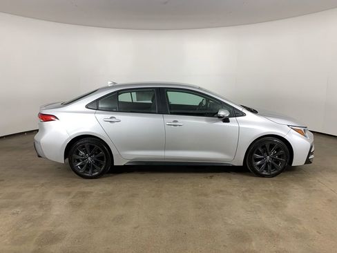 Used 2024 Toyota Corolla SE image 7