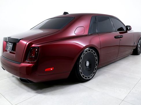 Used 2019 Rolls-Royce Phantom Sedan RWD image 2