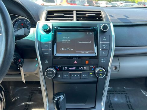 Used 2017 Toyota Camry XLE FWD image 17