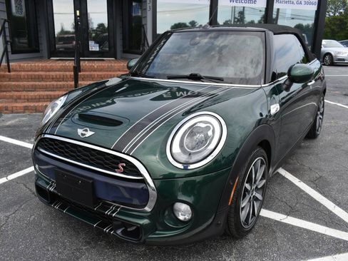 Used 2018 MINI Cooper S FWD image 2
