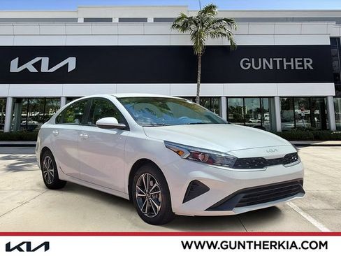 Certified 2023 Kia Forte LXS FWD image 1