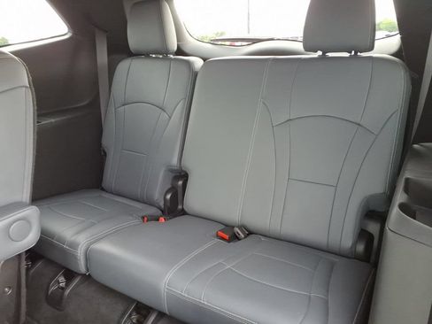 Certified 2024 Buick Enclave Essence FWD image 22