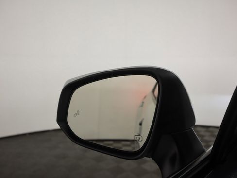 Used 2024 Toyota Corolla Cross LE image 33