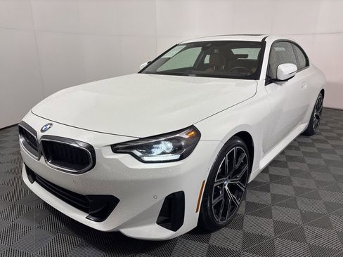 Certified 2024 BMW 230i Coupe w/ Convenience Package image 2