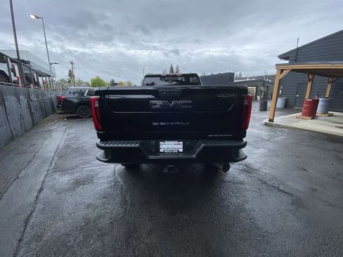 Used 2024 GMC Sierra 3500 Denali Ultimate AWD/4WD image 5