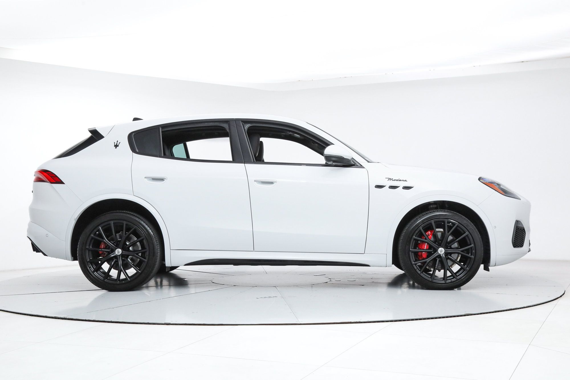 Certified 2023 Maserati Grecale Modena AWD/4WD image 6