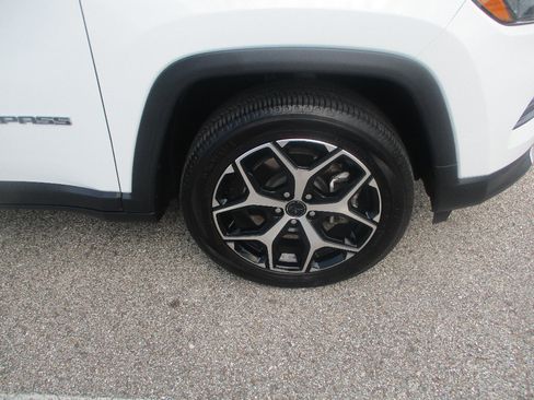 Used 2025 Jeep Compass Limited AWD/4WD image 21