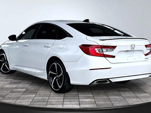 Used 2022 Honda Accord Sport image 4