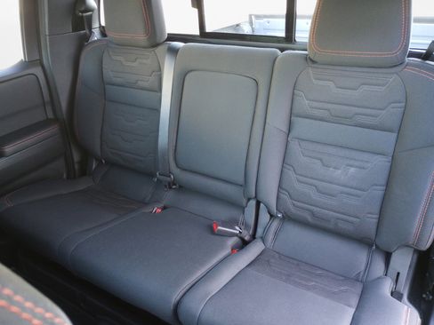 Used 2025 Nissan Frontier PRO-4X image 12