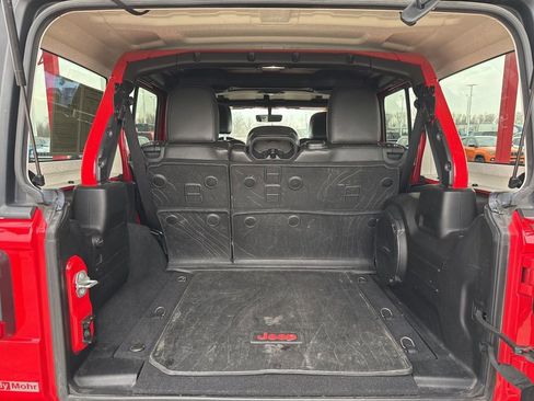 Used 2018 Jeep Wrangler Unlimited Rubicon w/ Dual Top Group image 26