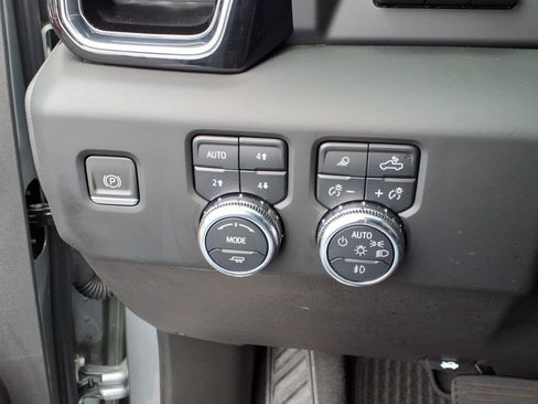 Used 2024 GMC Sierra 3500 Denali Ultimate AWD/4WD image 33