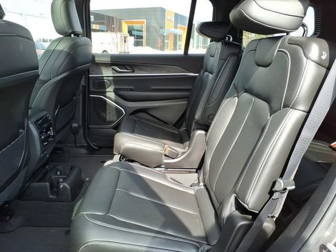 New 2026 Jeep Grand Cherokee L Limited AWD/4WD image 10