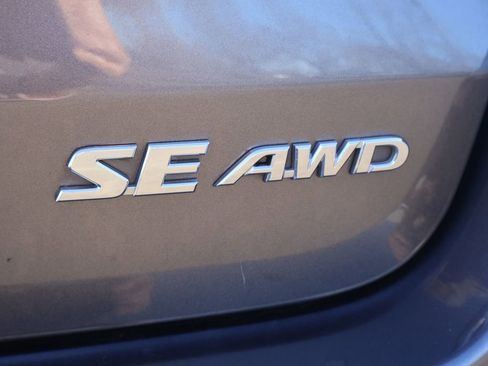 Used 2018 Toyota Highlander SE image 6