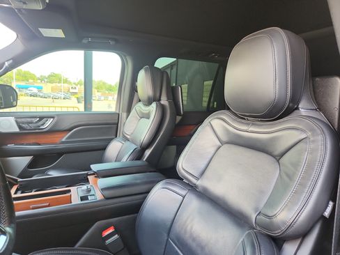 Used 2019 Lincoln Navigator Reserve AWD/4WD image 15