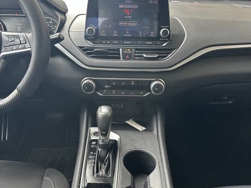 Used 2020 Nissan Altima 2.5 S FWD image 12