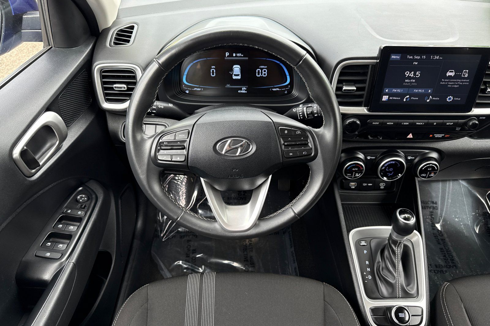 Used 2025 Hyundai Venue SEL FWD image 14