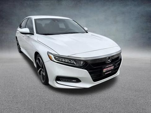 Used 2018 Honda Accord Sport image 4