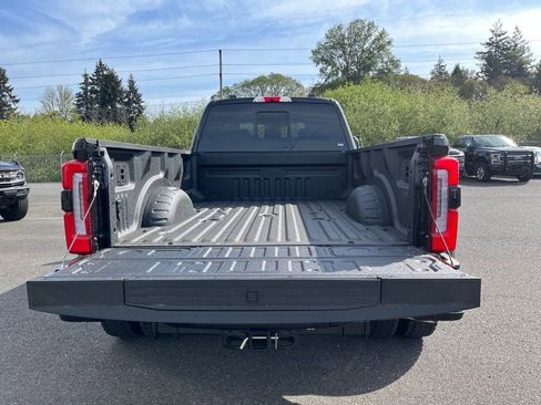 Used 2026 Ford F450 Platinum w/ FX4 Off-Road Package AWD/4WD image 27
