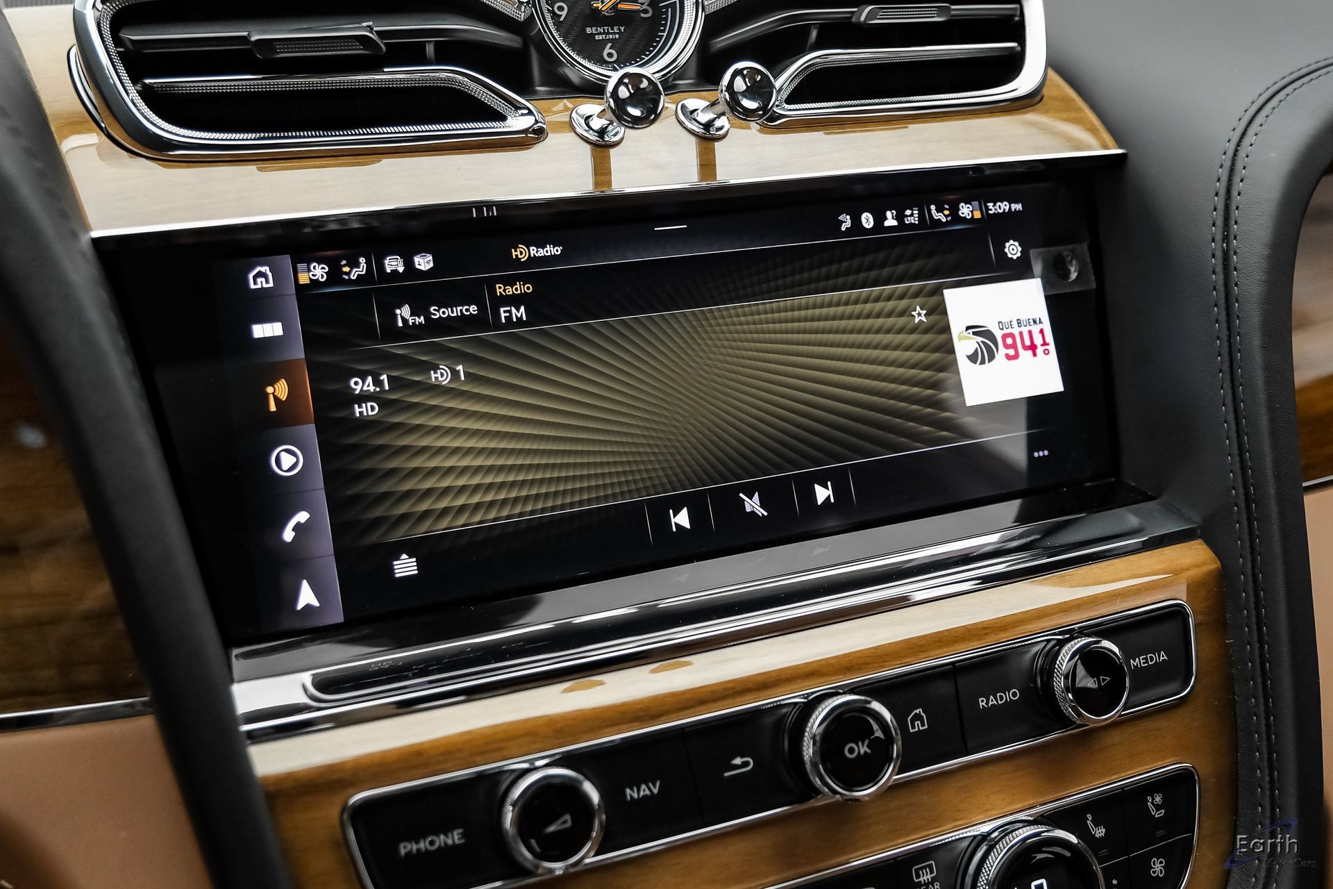 Used 2023 Bentley Bentayga Extended Wheelbase AWD/4WD image 74
