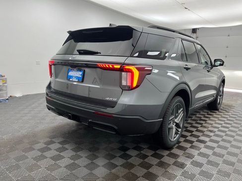New 2026 Ford Explorer ST-Line w/ ST-Line Street Pack AWD/4WD image 8