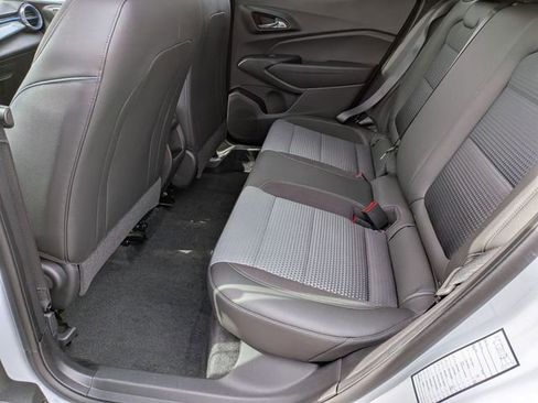 Used 2025 Chevrolet Trax LT w/ LT Convenience Package image 23