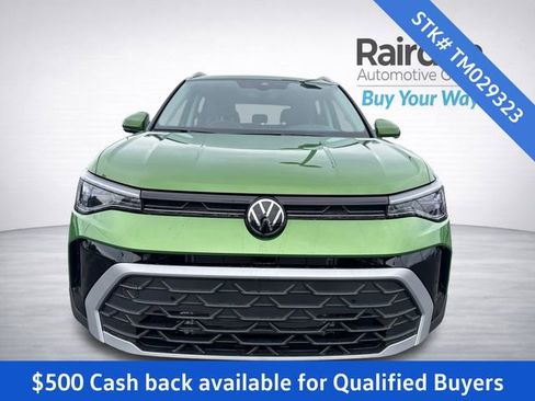 New 2026 Volkswagen Taos SE AWD/4WD image 2