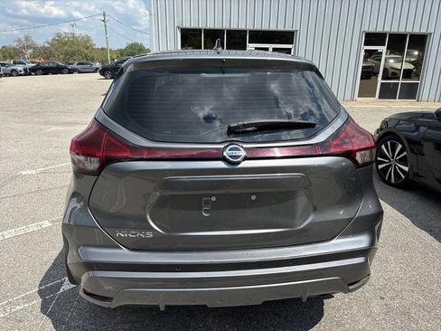 Used 2021 Nissan Kicks S FWD image 8
