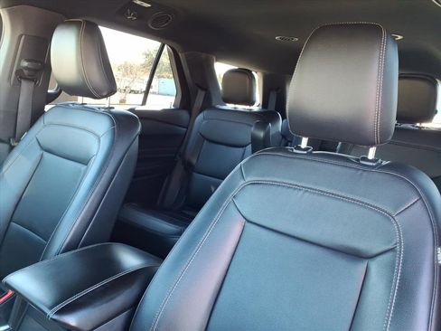 Used 2020 Ford Explorer XLT w/ Equipment Group 202A image 17