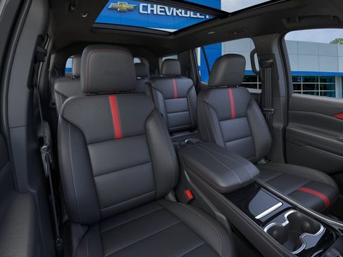 New 2026 Chevrolet Traverse RS w/ LPO, Floor Liner Package FWD image 46