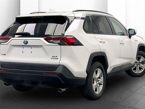 Used 2019 Toyota RAV4 XLE w/ Convenience Package image 11